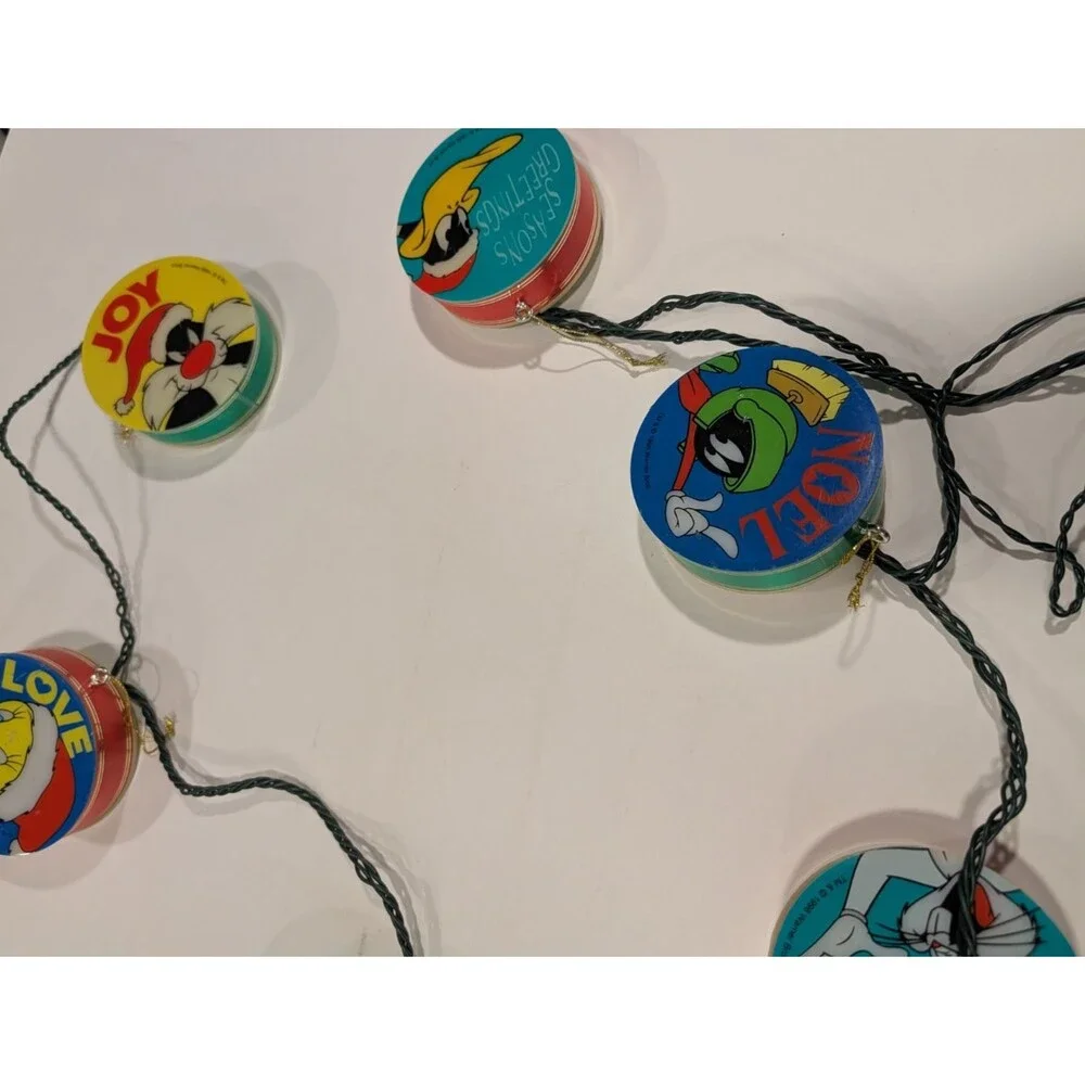 Vintage RARE Warner Bros Looney Tunes String Lights Ribbon Spool Design